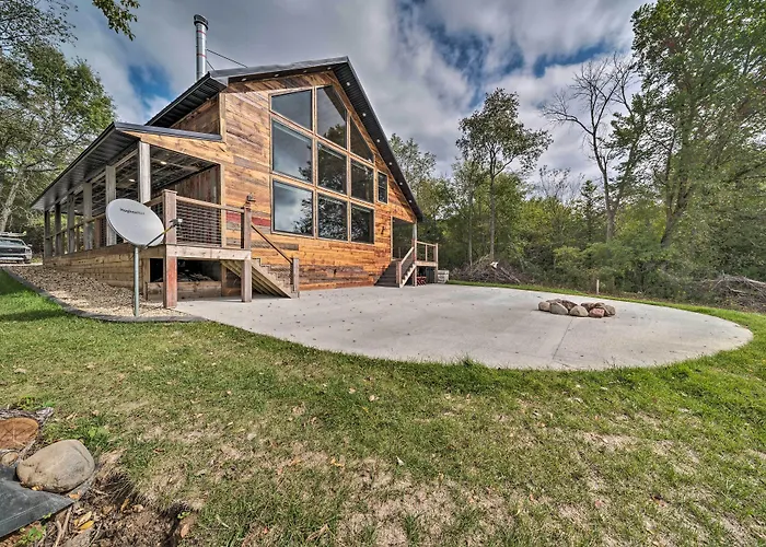 W/ Wraparound Porch & Game Room! Hébergement de vacances *