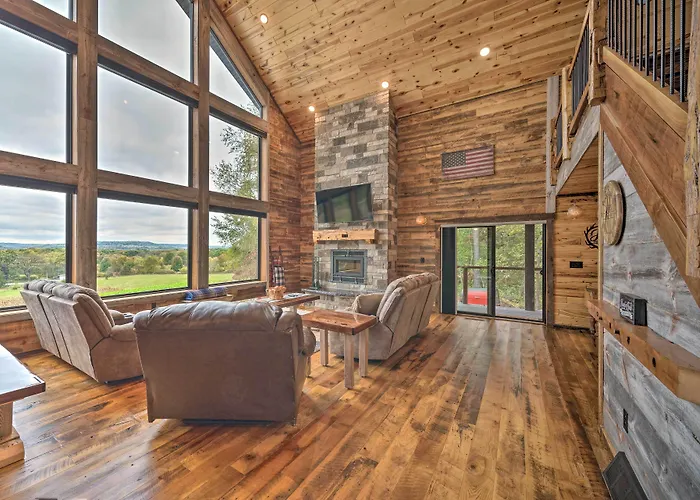 W/ Wraparound Porch & Game Room! Hébergement de vacances *